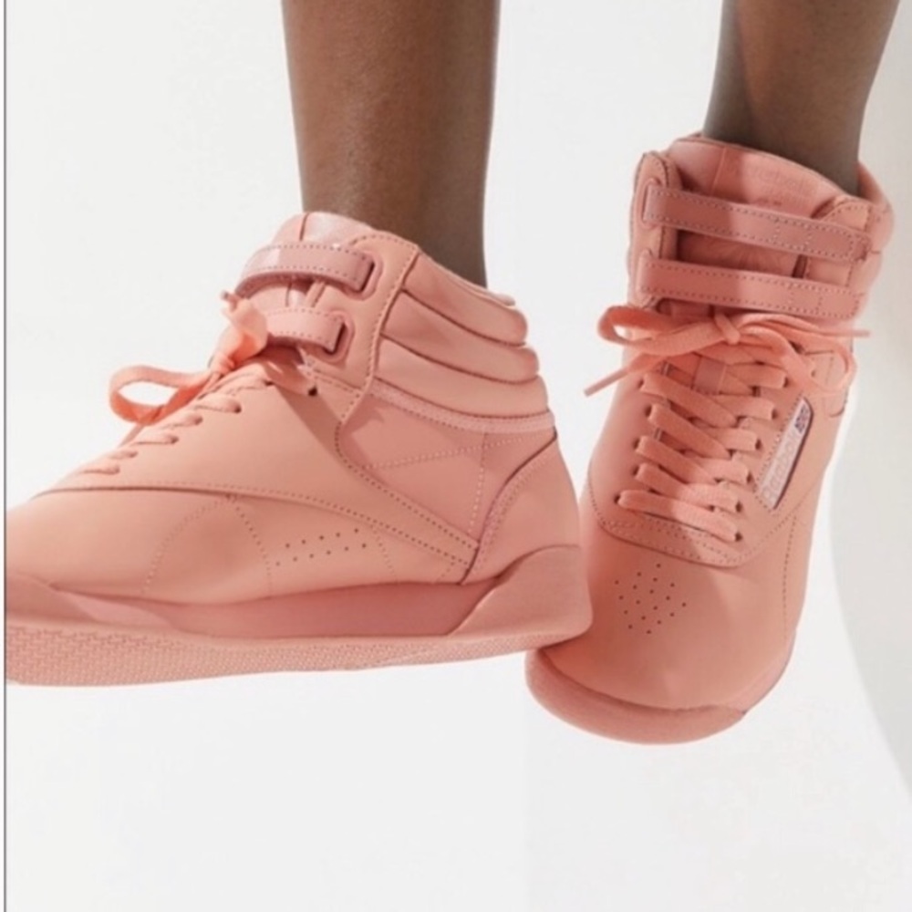 Reebok x GLOW freestyle hi monochrome